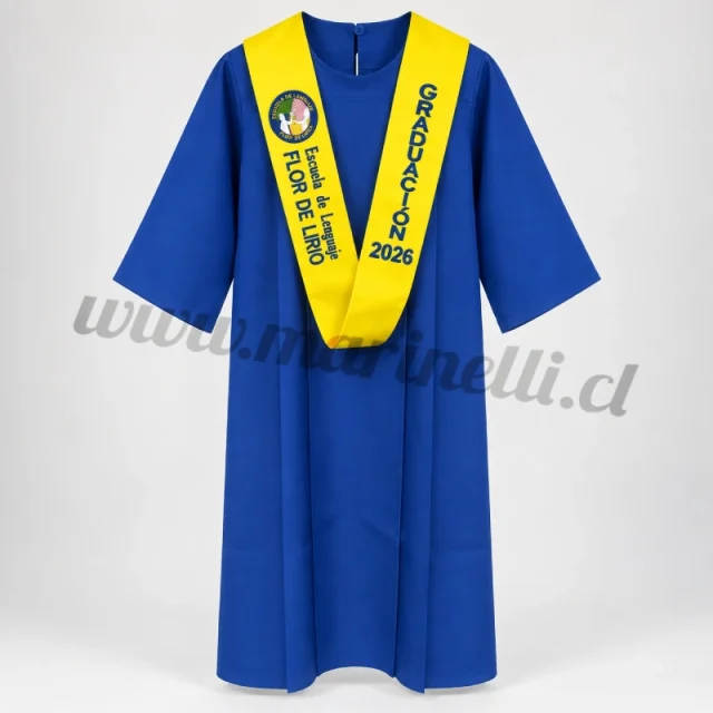 tunica toga estola birrete graduacion licenciatura marinelli 800px (1)